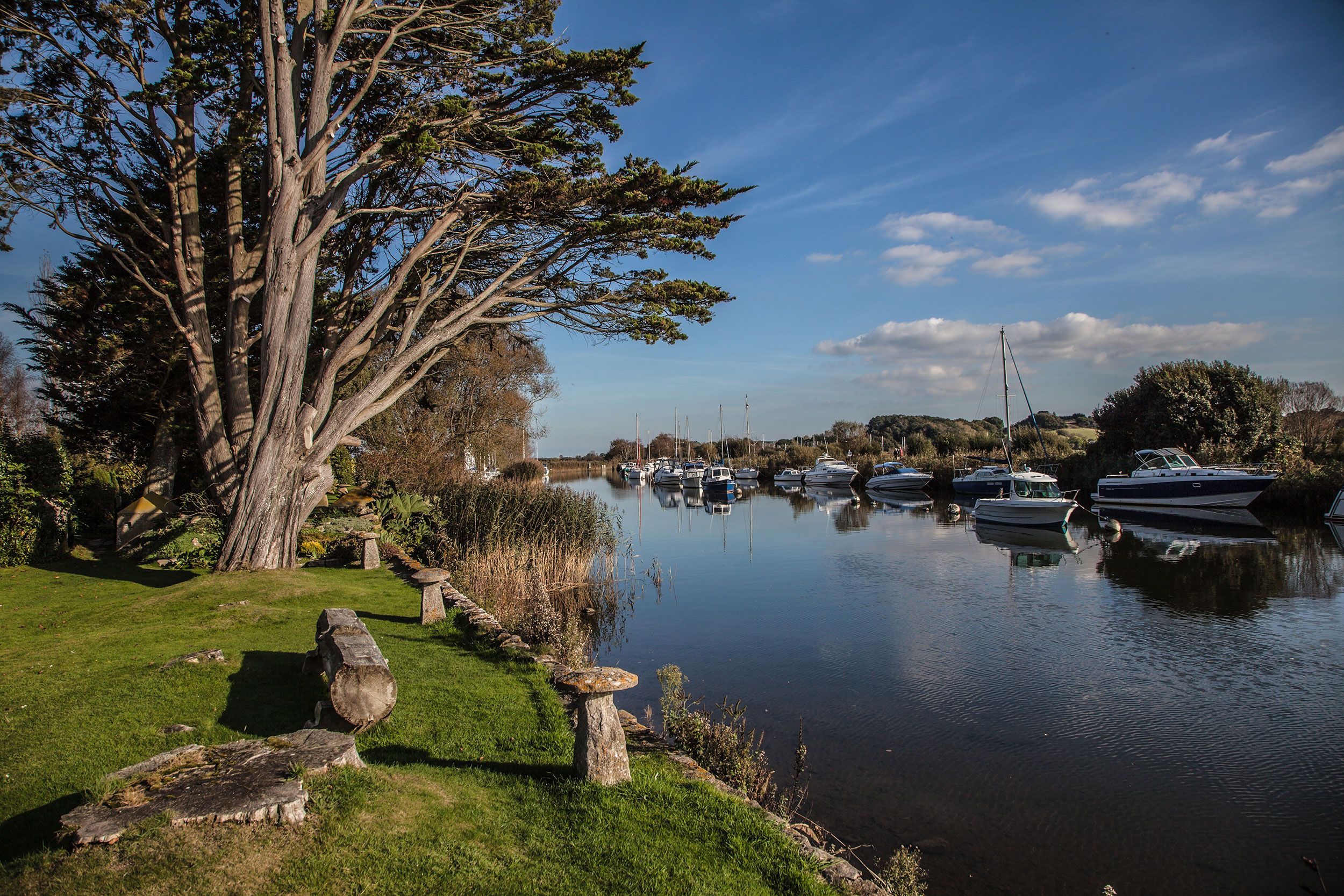 Fluss in Wareham mit Booten 